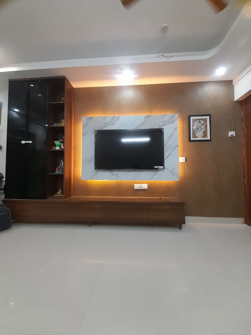 TV units by HomeSay