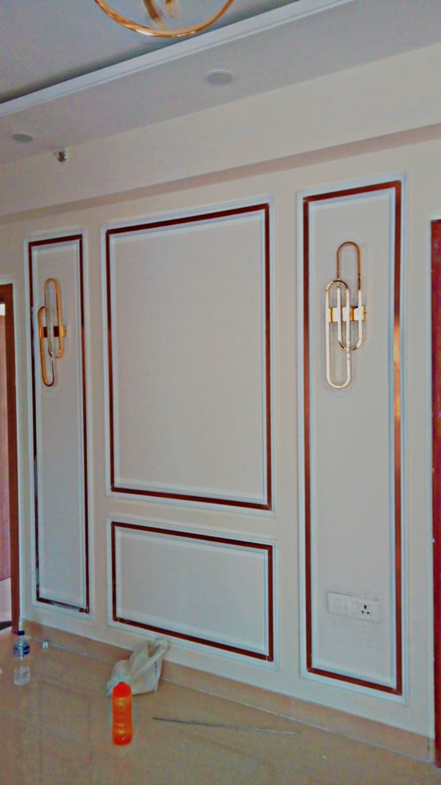 Wall moulding by HomeSay