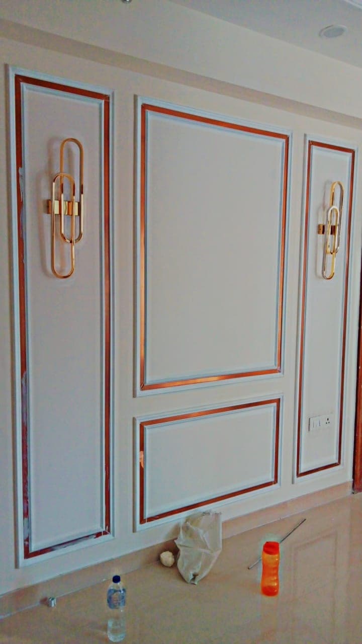 Wall moulding by HomeSay
