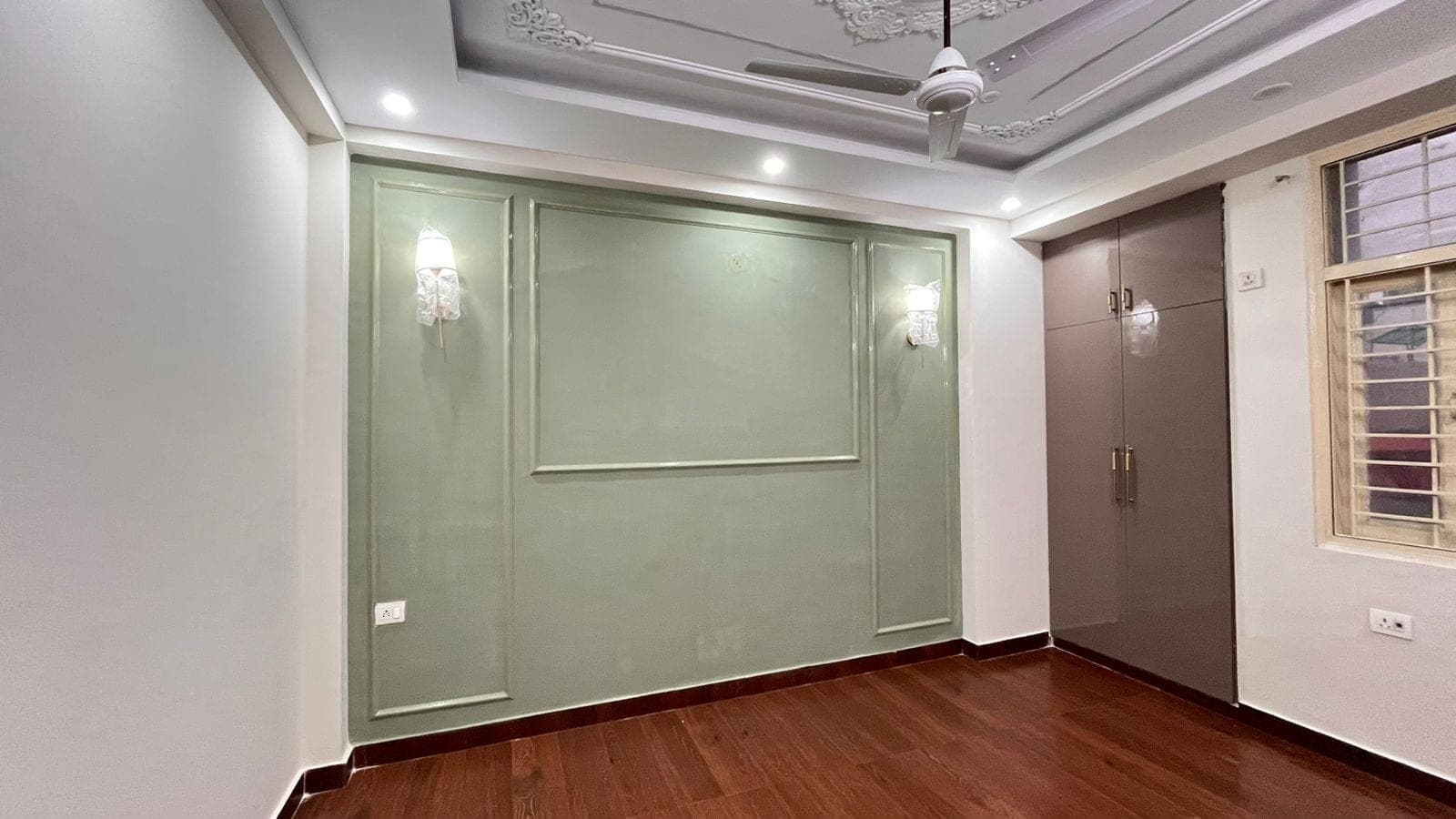 Wall moulding by HomeSay