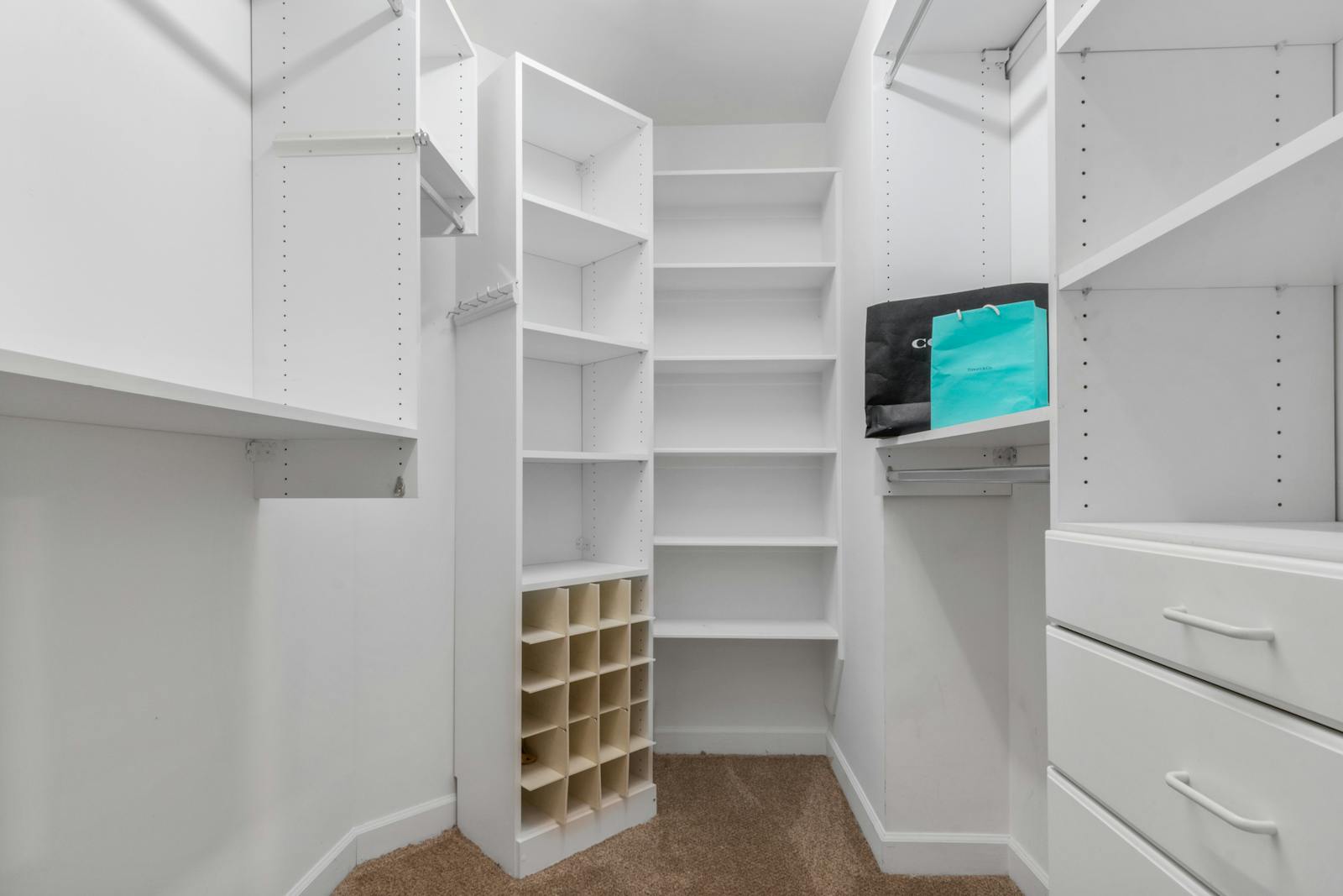Built-In Wardrobe Noida